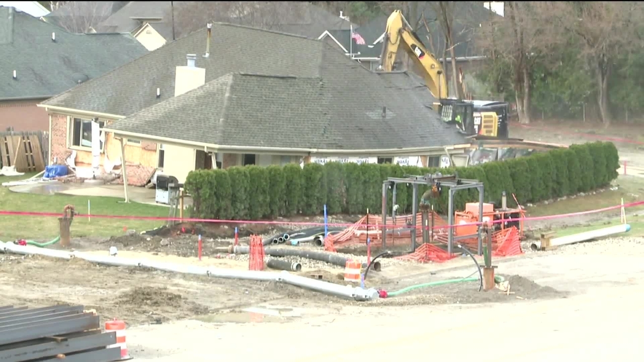 WATCH Timelapse video shows Fraser sinkhole house demolition